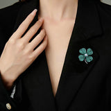 2025 New high-end multi-purpose cardigan fixed clothes pin silk scarf buckle women's blazer green clover brooch