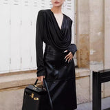 2025 popular new V-neck shirt design sense niche high sense temperament drape long sleeve black and white top