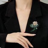 2025 Good Luck Lianlian Guochao Retro Chinese Style Clothing Cheongsam Hanfu Accessories Silk Scarf Buckle High-end Lotus Leaf Lotus Brooch