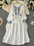 New Bohemian Lndie Folk Style Dress Women Embroidery Vintage Waist Cotton and Linen Holiday Dress Women Lace Up Long Dress G01